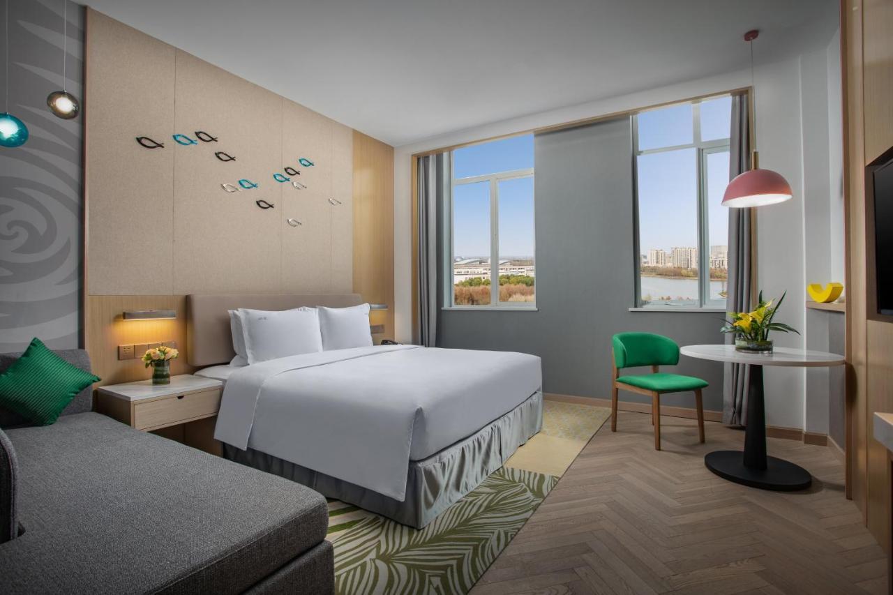 Holiday Inn Shanghai Dishui Lake By Ihg Nanhui Exterior photo